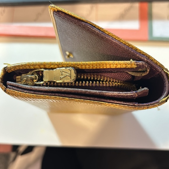 LV EPI SNAP WALLET - Picture 8 of 8